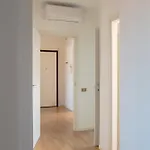 Welc-om Toti Station Flat Apartment