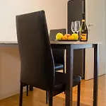 Welc-om Toti Station Flat Apartment