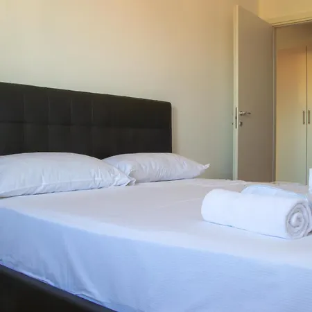 Apartment Welc-om Toti Station Flat