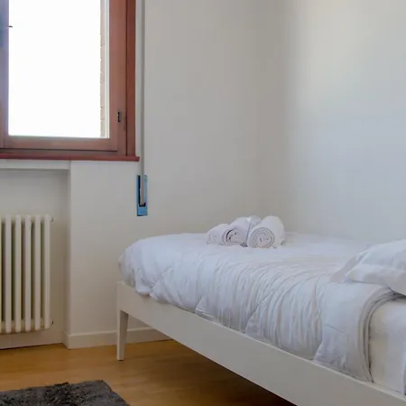 Welc-om Toti Station Flat