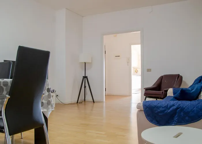 Welc-om Toti Station Flat Apartman