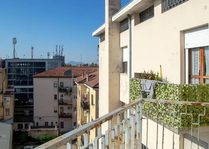 Welc-om Toti Station Flat Apartman