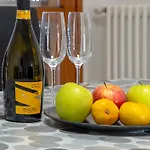 Welc-om Toti Station Flat Διαμέρισμα