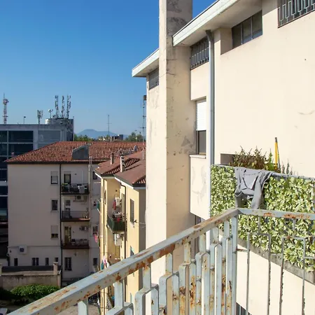 Welc-om Toti Station Flat Διαμέρισμα